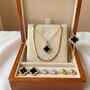 Clover Design Jewelry Collection