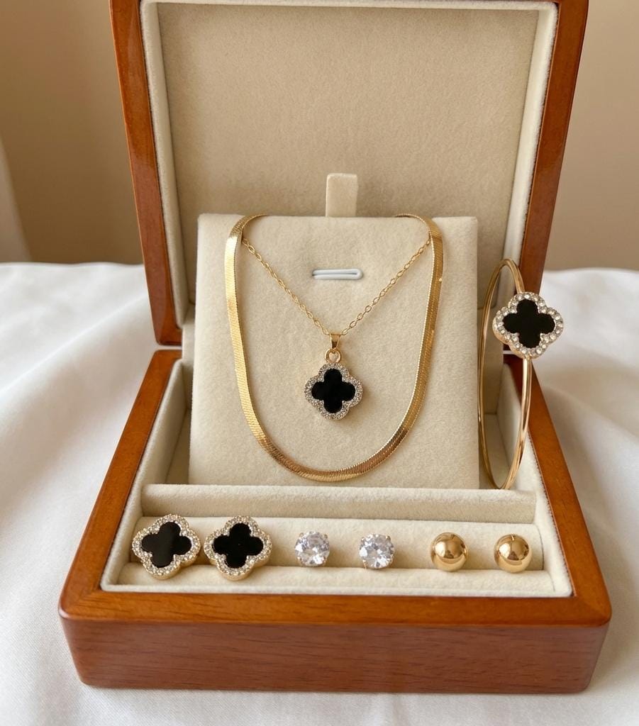 Clover Design Jewelry Collection