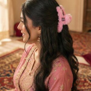 Soft Fluffy Bow Hair Clip for Women – Elegant Fur Hair Catcher